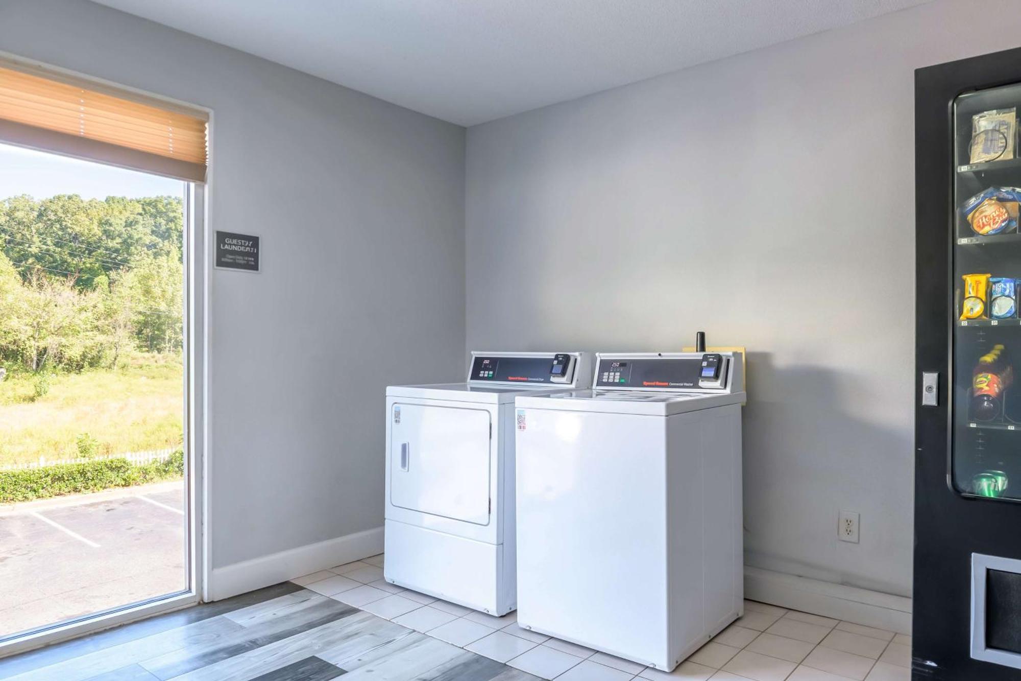 Motel 6 Dawsonville Ga North Ga Premium Outlets Bagian luar foto